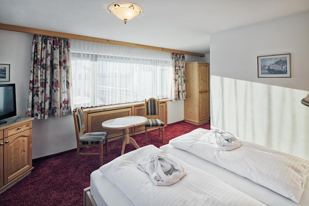 Hotel & Chalet Bellevue Lech am Arlberg Rom bilde